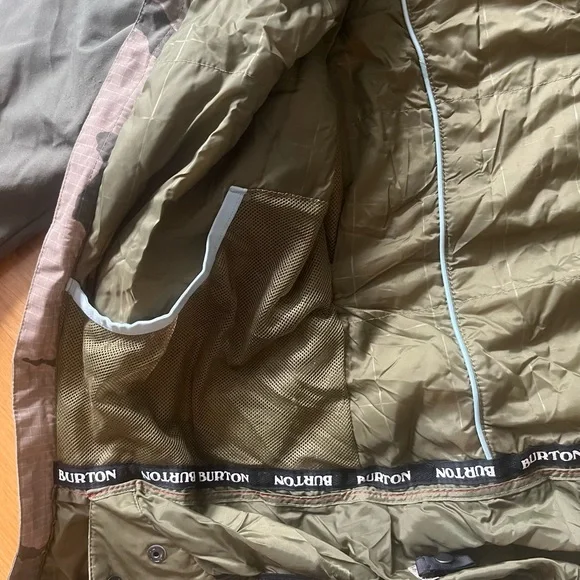 Burton women’s ski & snowboard jacket - Picture 4 of 4